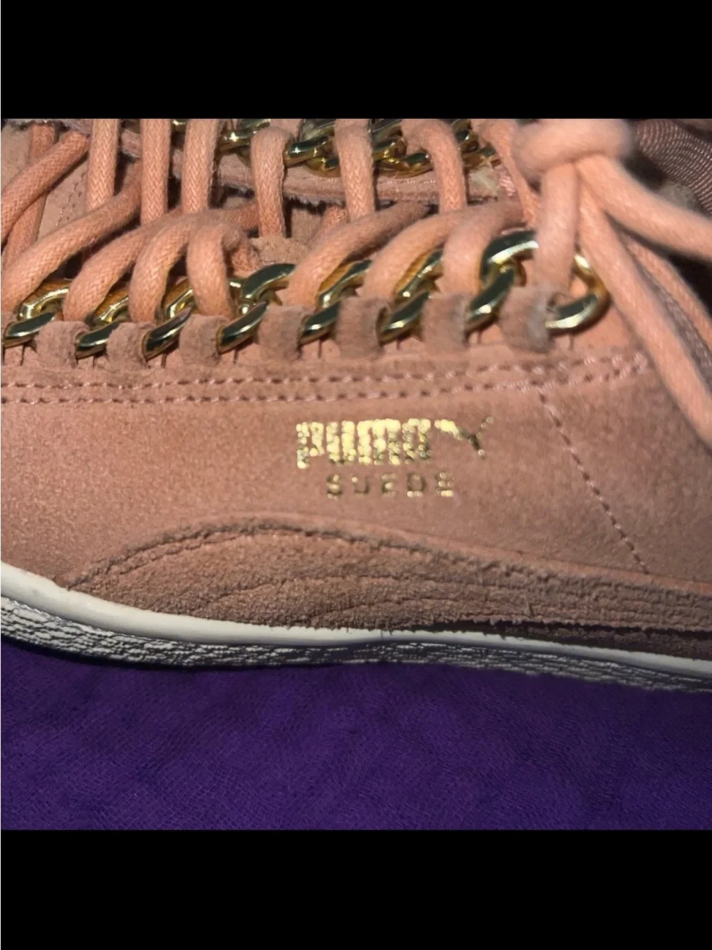 PUMA SUEDE CLASSIC X GOLD CHAIN SNEAKERS IN DUSTY CORAL/PUMA GOLD COLOR//SZ 6.5
